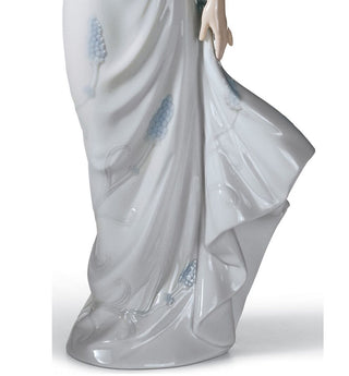 Scultura Donna "Il Sussurro Dei Fiori" Lladrò