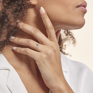 Anello Solitario in Oro 18 kt. e Diamanti Giorgio Visconti