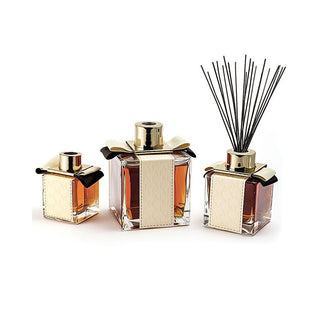 profumatore-con-bastoncini-linea-essence-bottiglia-quadrata-200-ml